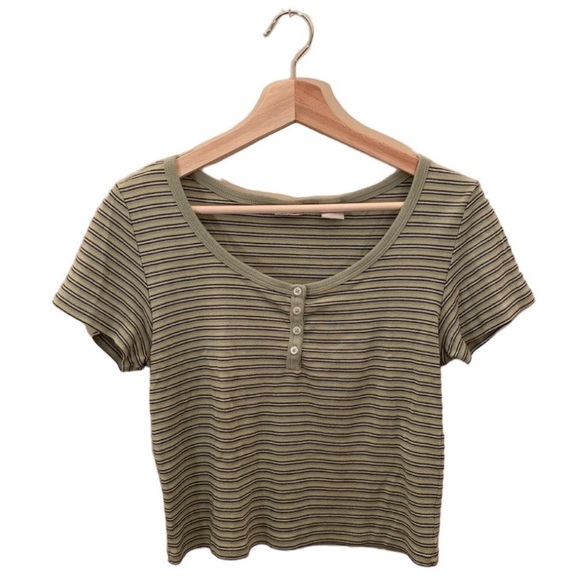 Levi’s Green Henley Top - Picture 2 of 11